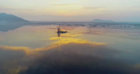 Aerial view of char chin in dal lake during golden hour- Most beautiful scenes Stock Footage 310657085