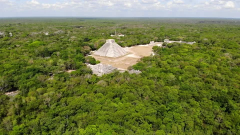 Aerial view of Chichen Itza pyramid in Yucatan, Mexico Stock Footage 155714735