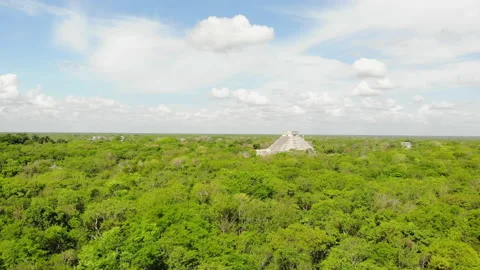 Aerial view of Chichen Itza, Yucatan, Mexico Stock Footage 155080446