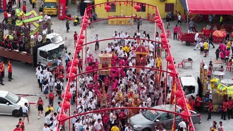 Aerial View of Chinese Deity Procession at Bukit Bakri Vidéo 345437388
