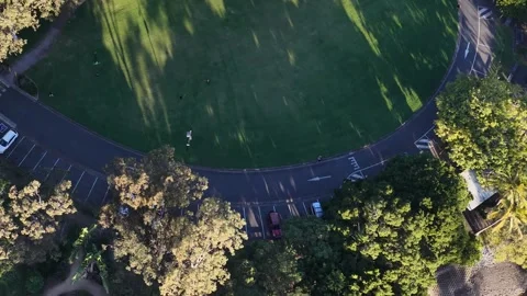 Aerial View of Circular Road and Park in Surfers Paradise Vídeo Stock 345100396