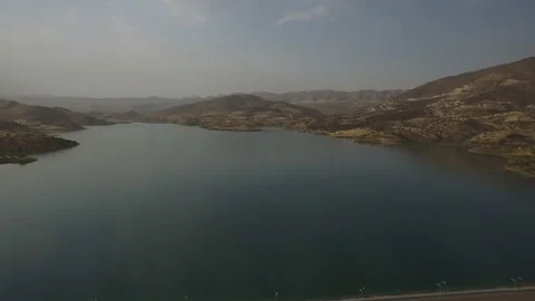 Aerial view of the city of Dohuk. Dohuk is the capital of Dohuk Видео 106802353
