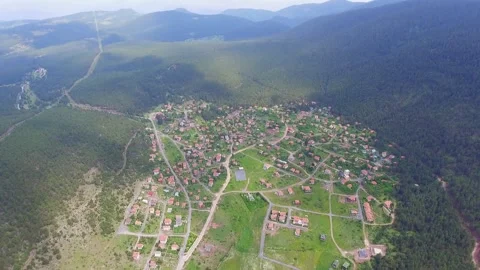 Aerial view of city expansion causing - Construction Boom and Population Growth Vídeos de archivo 339467297