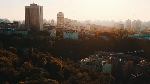 Aerial view of a city 스톡 동영상 129506011