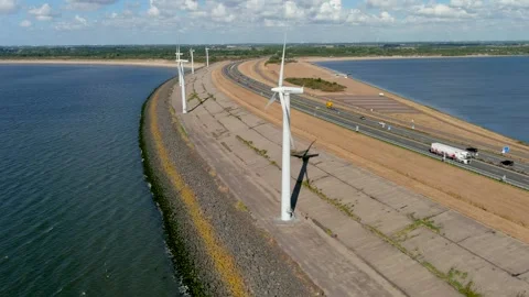 Aerial view of clean power generating wind turbines. Vídeos de archivo 275338512