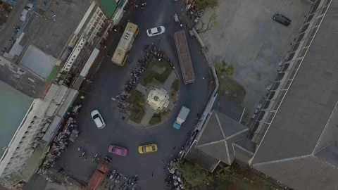 Aerial view of clock tower landmark of Nonthaburi province downtown Thailand Vidéo 74939003