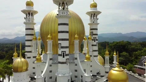 Aerial view close up of a beautiful mosque (Masjid Ubudiah) in Perak, Malaysia Stock Footage 279833906