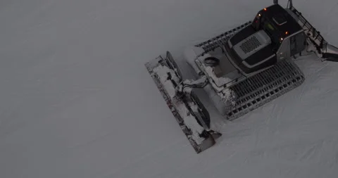 Aerial view: Close up drone view. Work out the preparation of the ski slope Stockbeeldmateriaal 166419765