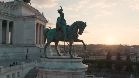 Aerial view close to the Equestrian statue of Vittorio Emanuele II, sunset Stock Footage 183274011