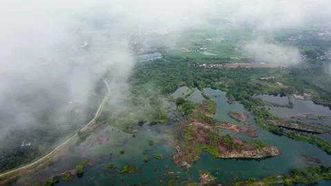 Aerial view cloud move over green lush turquoise quarry 스톡 동영상 225049249