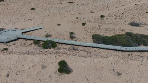 Aerial View of Coastal Eagle Bluff Lookout Boardwalk over Turquoise Shark Bay Video stock 328994917