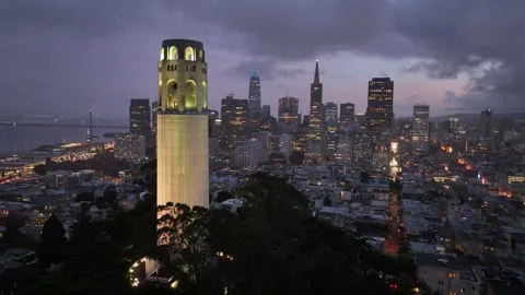 Aerial view of the Coit Tower scenery in San Francisco, California, USA Stockbeeldmateriaal 334373963