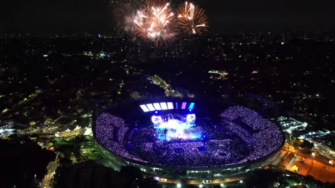Aerial view of Coldplay Live Performance with Fireworks 스톡 동영상 236399001