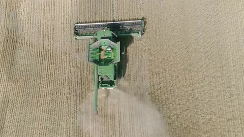 Aerial view of combine during Fall harvest near Regina, Saskatchewan. 库存影片 153440608