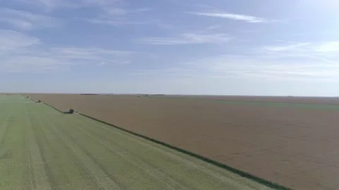Aerial view of combine during Fall harvest near Regina, Saskatchewan. 库存影片 153440637