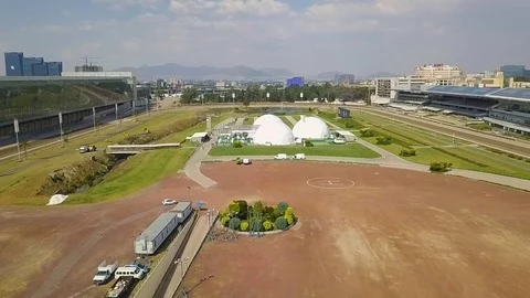 Aerial view of a complex in a city. Vidéo 125978427