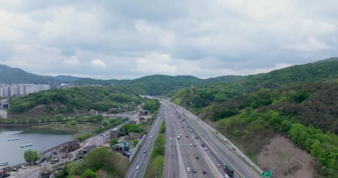 Aerial view of complex highway interchange in Uiwang, Gyeonggi-do, South Korea 스톡 동영상 333882099
