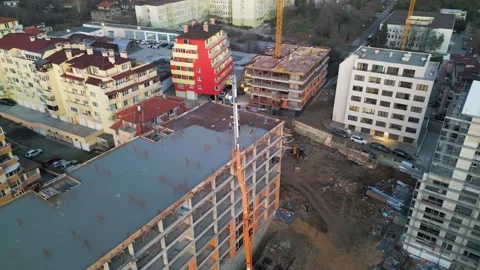 Aerial view of a construction site with a high-rise building under development Video stock 300386787