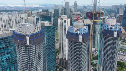Aerial view of the construction site of The Sharp Songdo Arc Bay Apartment i Vídeo Stock 302614363
