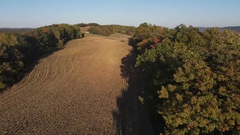 Aerial view of corn fields in the mountains of in rural Central Pennsylvani.. 스톡 동영상 243845035
