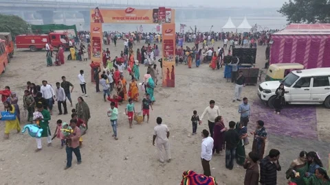 Aerial View of Crowd Leaving After Chhath Puja Festival 動画素材 332099292