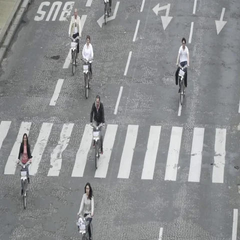 Aerial view of cyclists on Champs Elysées, Paris Stock Footage 69357461