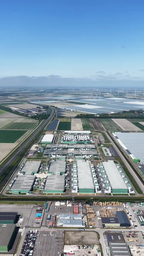Aerial view of data center campus in dutch landscape Stockbeeldmateriaal 327849930