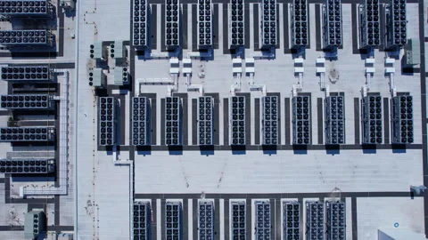 Aerial view of data center with ventilators, advanced technology cooling sy.. 스톡 동영상 336512502