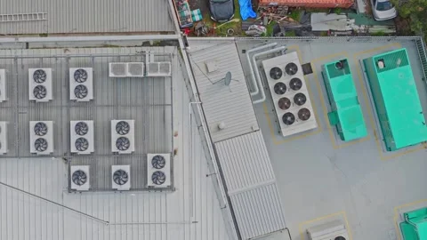 Aerial View of Data Centre Rooftop HVAC and Generators for Server Cooling Stockbeeldmateriaal 341501951