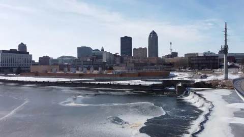 Aerial View of Des Moines River and Iowa Women of Achievement Bridge 動画素材 232554029