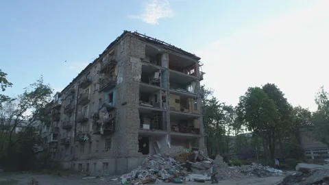 Aerial view. Destruction after the rocket attack on Kyiv by the Russian army. Vidéo 194638148