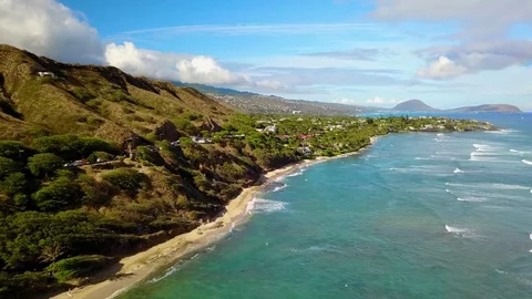 Aerial View of Diamond Head Beach 스톡 동영상 76893879