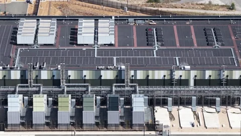 Aerial View of Didcot Hyperscale Data Center Campus for AI and Cloud Computing Stock Footage 346532347