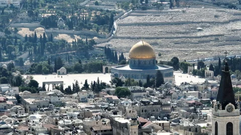 Aerial view of Dome of Rock Jerusalem Vidéo 325055629