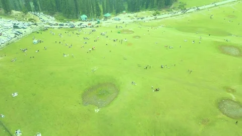 Aerial view of Doodhpathri, Budgam District, Kashmir Valley, Jammu and Kashmir Vidéo 336745100