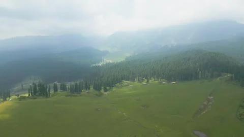 Aerial view of Doodhpathri, Budgam District, Kashmir Valley, Jammu and Kashmir 動画素材 336745212