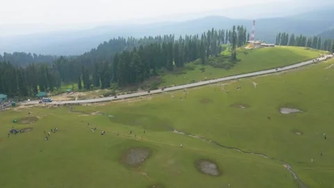 Aerial view of Doodhpathri, Budgam District, Kashmir Valley, Jammu and Kashmir Vidéo 336745254
