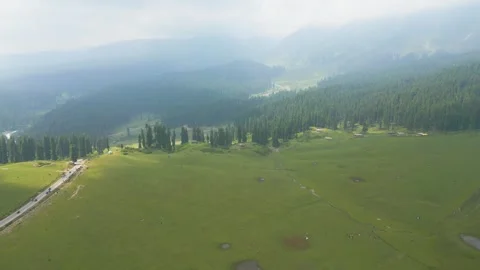 Aerial view of Doodhpathri, Budgam District, Kashmir Valley, Jammu and Kashmir Видео 336745321
