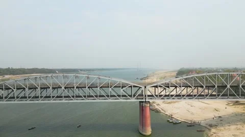 Aerial view of double decker bridge over the Ganges at Varanasi. 動画素材 340134588