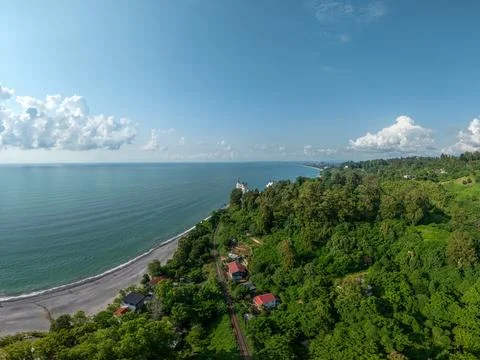 Aerial view of the dramatic cliffs, lush green hills, and Black Sea coast Fotos de archivo