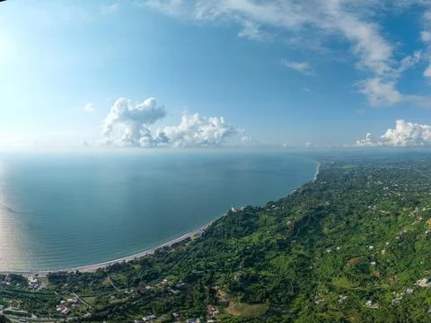 Aerial view of the dramatic cliffs, lush green hills, and Black Sea coast Fotos de archivo