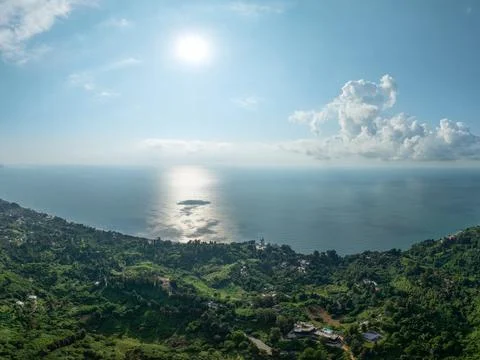 Aerial view of the dramatic cliffs, lush green hills, and Black Sea coast Fotos de archivo