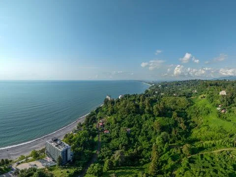 Aerial view of the dramatic cliffs, lush green hills, and Black Sea coast Fotos de archivo