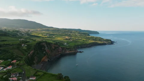 Aerial view of the dramatic coastline of Faial Island in the Azores, featuring 库存影片 335726267