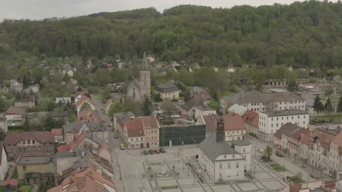 Aerial view dron 10 bit Wlen Lahn Poland small town spring mountain valley Video stock 160991360