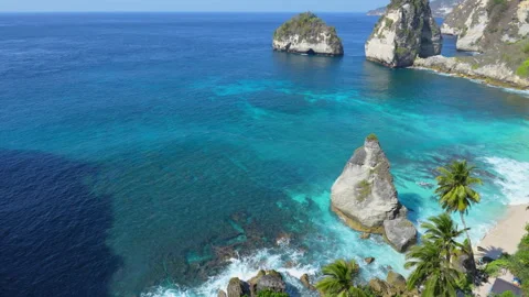 Aerial view from a drone camera. Diamond beach, Bali, Indonesia. Vídeos de archivo 253832141
