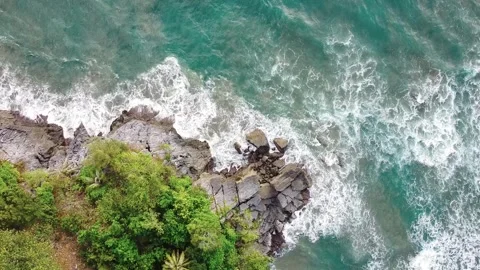 Aerial view Drone camera of seashore rocks. Sea waves crashing on rocks. 스톡 동영상 280327720