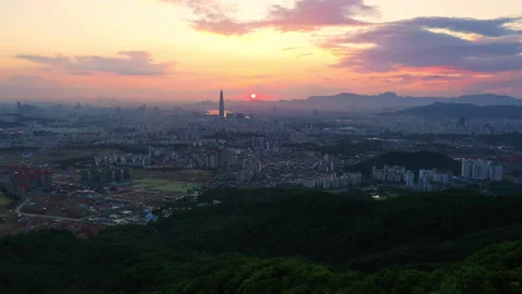 Aerial view from drone camera of Seoul, South Korea with a beautiful sunset Vídeos de archivo 252467169