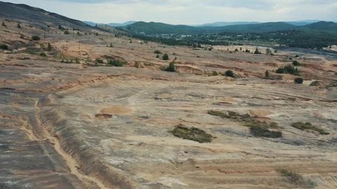 Aerial view; drone flying over the polluted mountain Video stock 112781074
