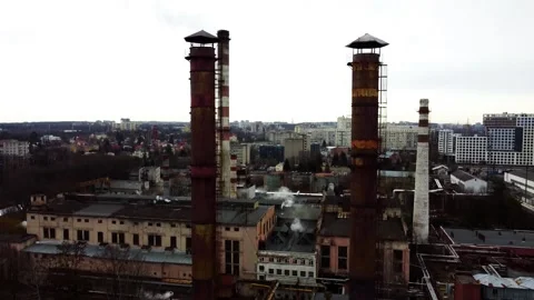 Aerial view of a drone flying over an industrial plant. Plant pipes. Stock-Footage 147515565